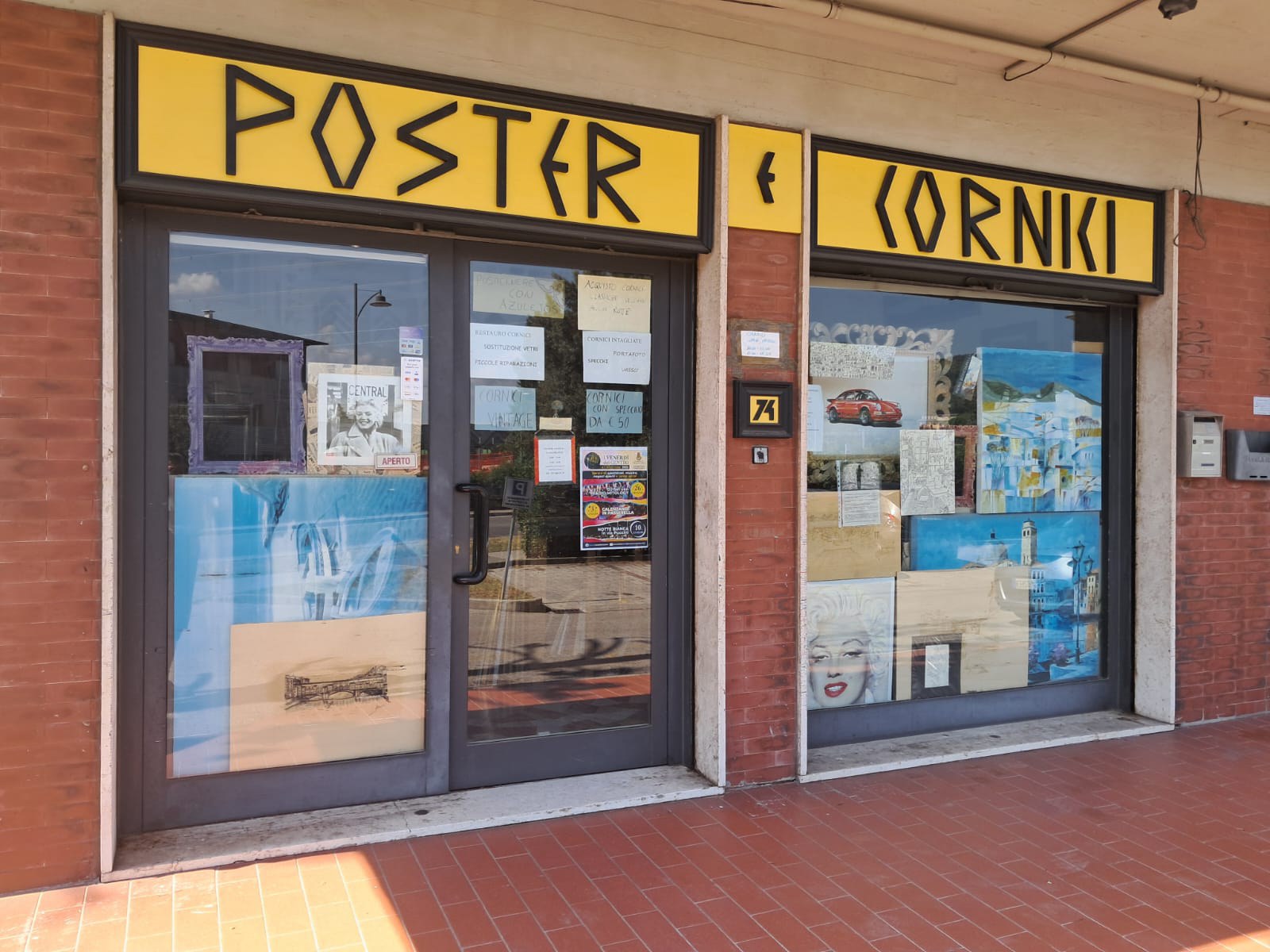Il negozio Poster e Cornici a Calenzano